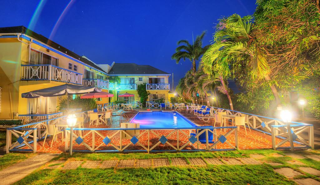 Anchorage Inn Dickenson Bay Exterior photo
