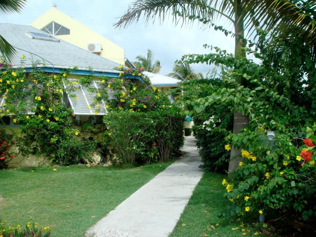 Anchorage Inn Dickenson Bay Exterior photo